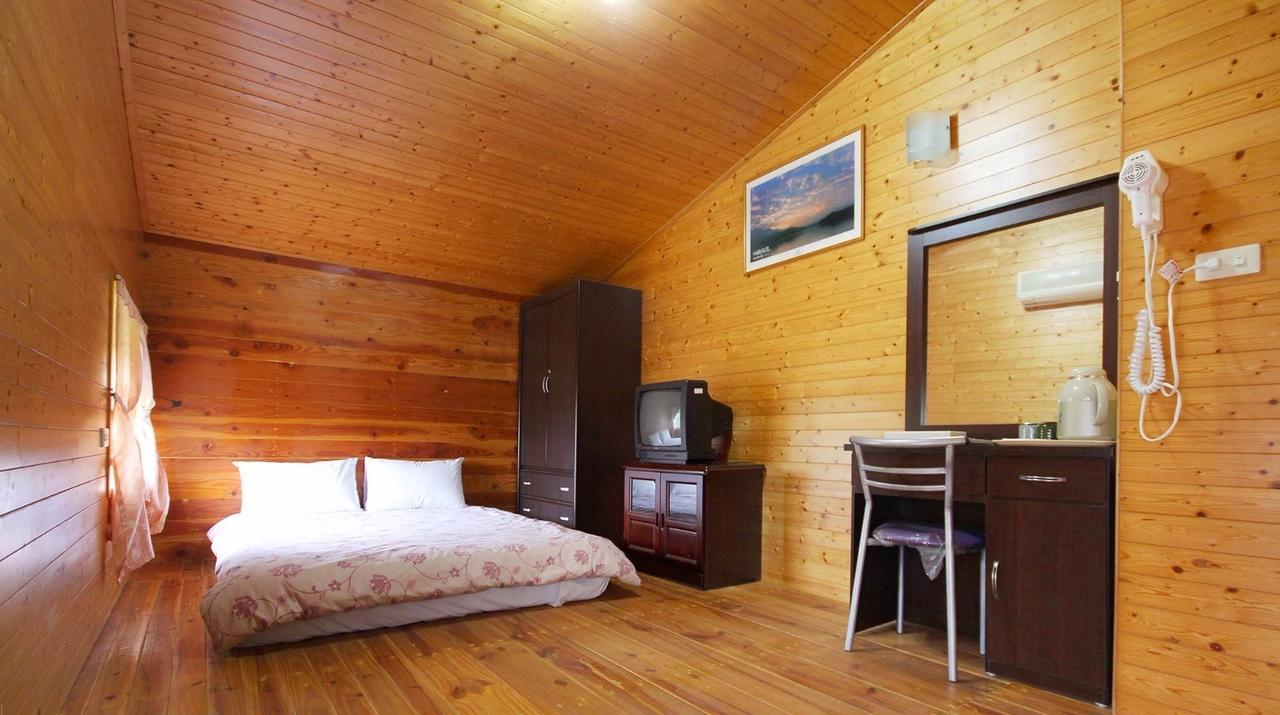 Sun Moon Lake Wild Flower Bed & Breakfast Yuchi Exterior photo